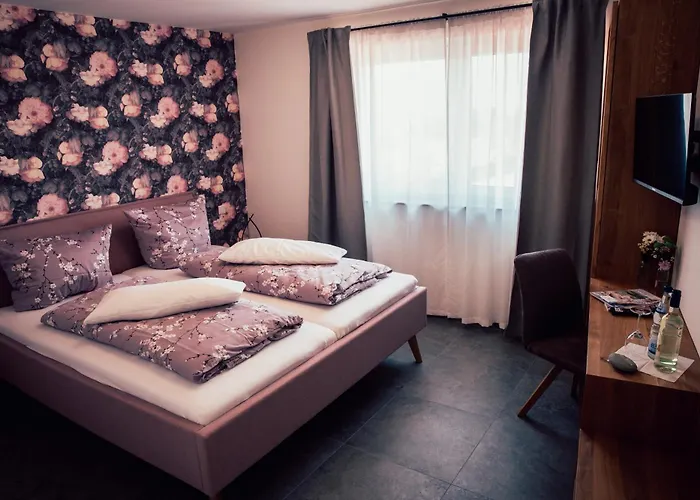 Gaestezimmer Im Familienweingut Raeder 住宿加早餐酒店 Hillesheim (Mainz-Bingen)